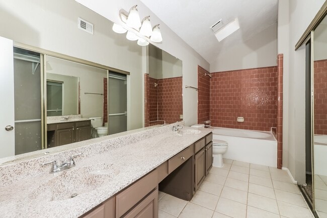 Building Photo - 9310 Westacre Pl