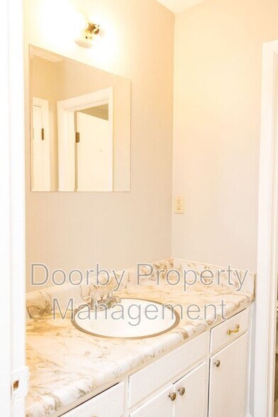 Building Photo - 5038 Cameron Ln