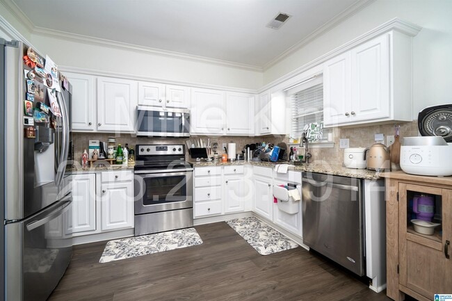 Building Photo - 5290 Cottage Ln