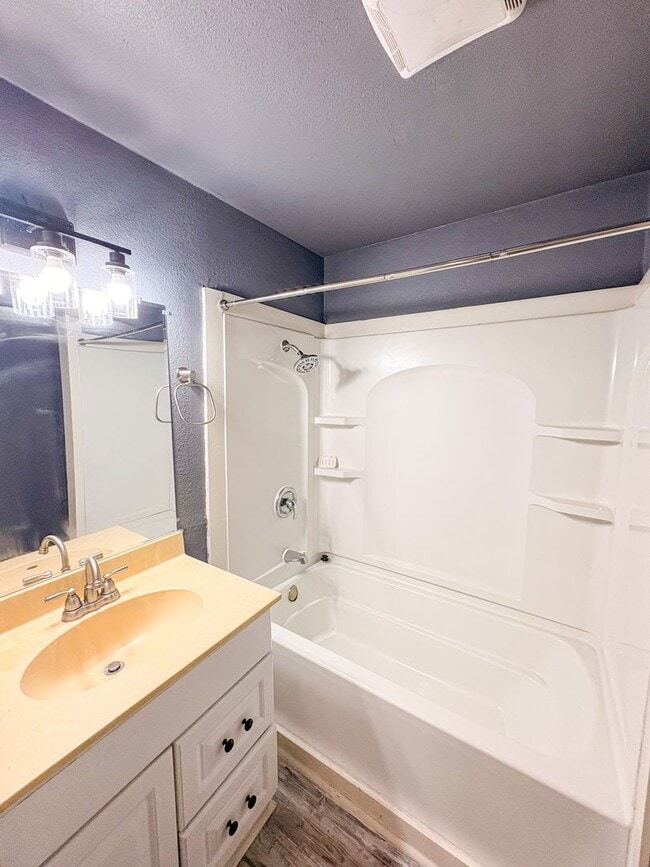 Building Photo - 806 S 22nd St