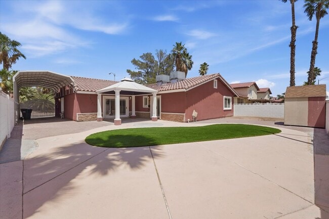 Building Photo - 5389 Kalmia Dr