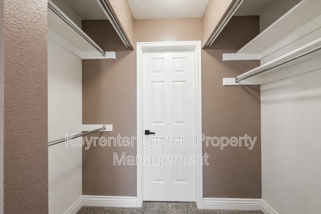 Building Photo - 650 S Main St