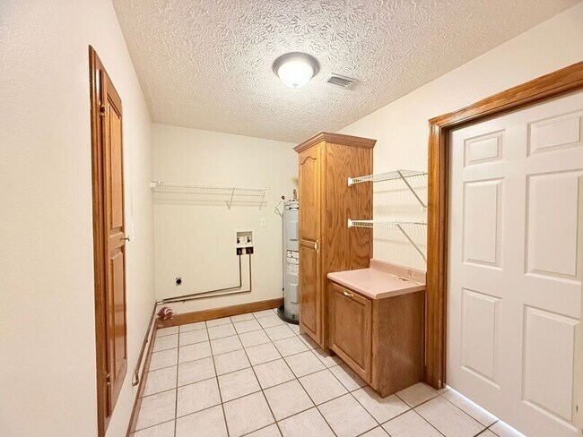 Building Photo - 5330 Morgan Ridge Dr