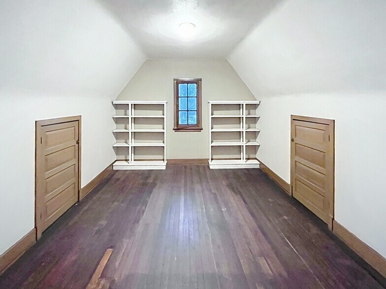 Building Photo - 2265 Stillman Rd