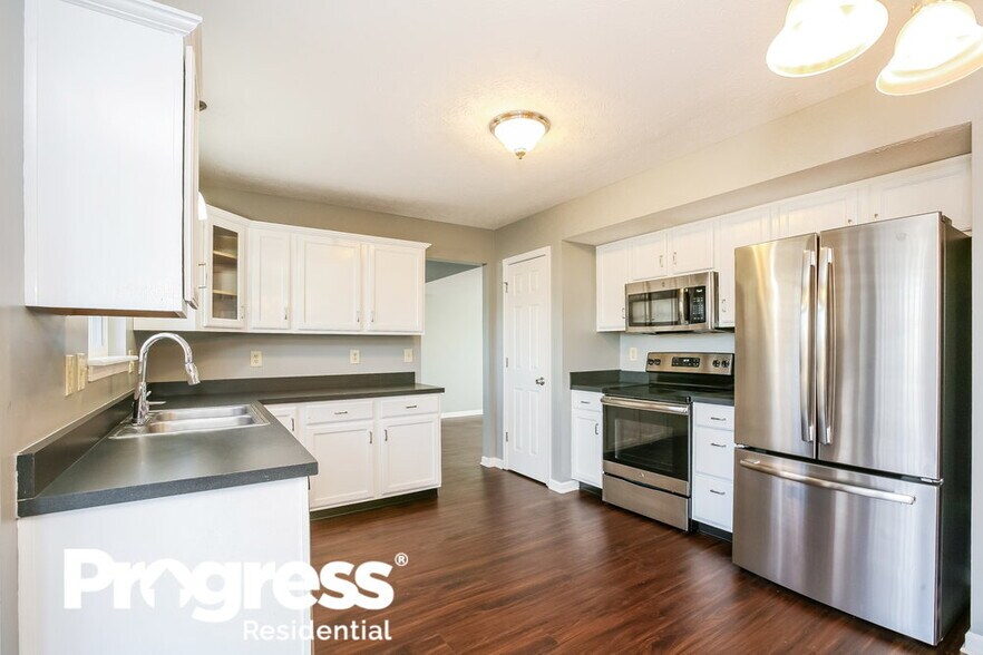 Building Photo - 12614 Gunnison Dr