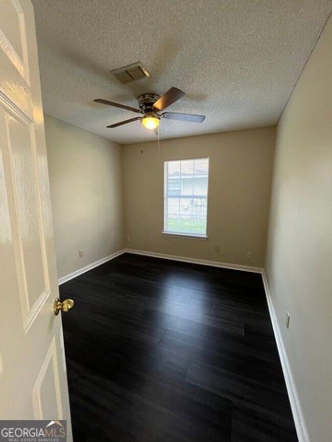 Building Photo - 150 Sapelo Dr