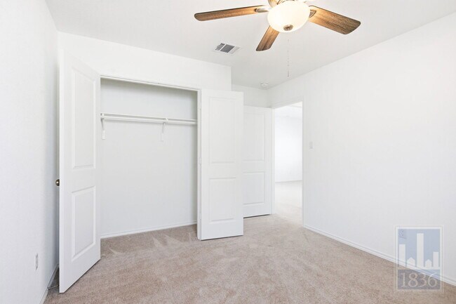 Building Photo - 106 Arbordale St