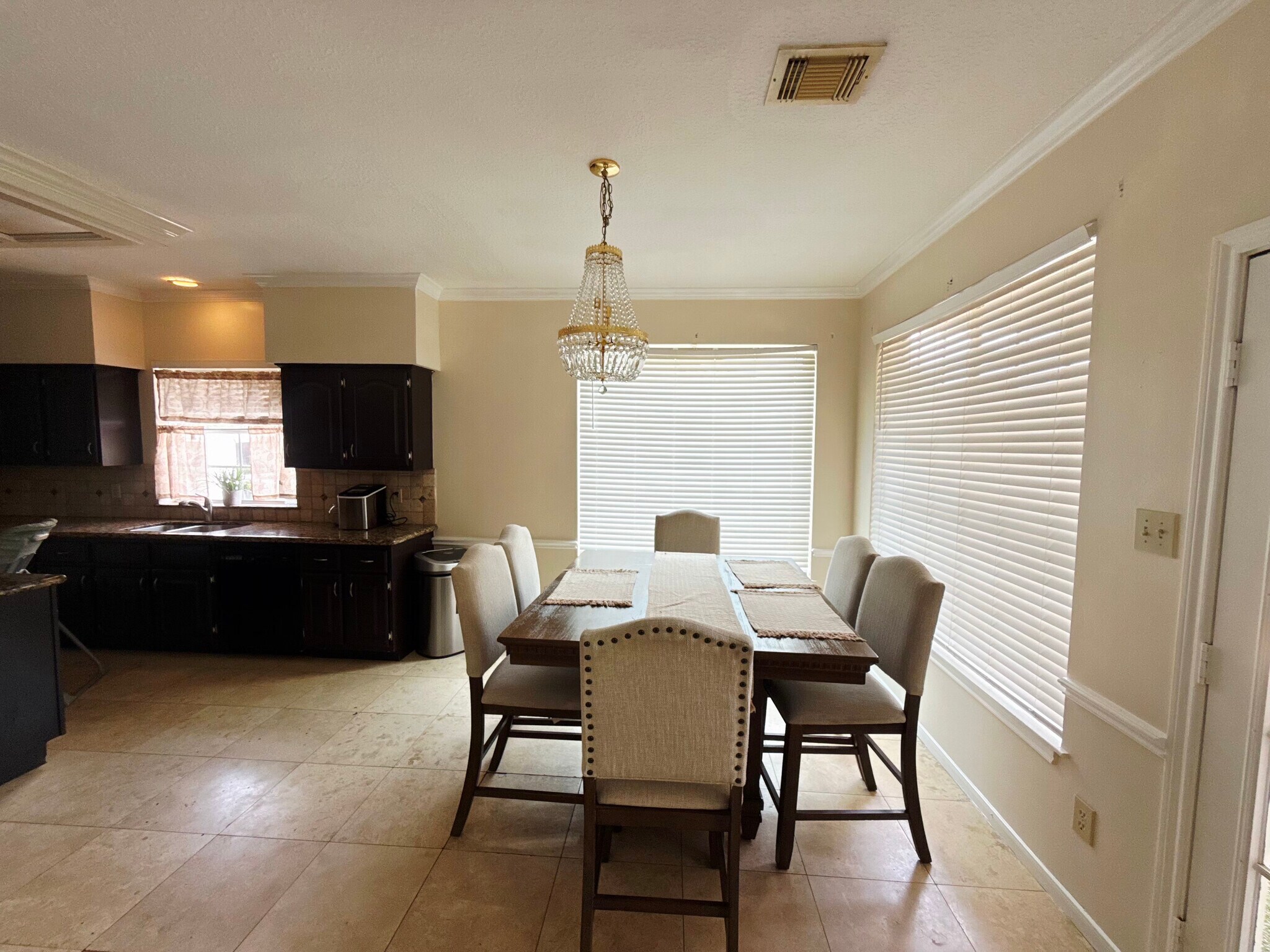 Building Photo - 4622 Grand Cayman Dr