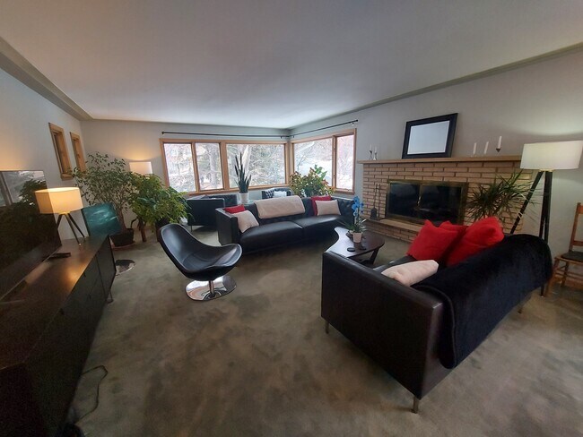Wood Burning Fireplace - 4401 Avondale Rd