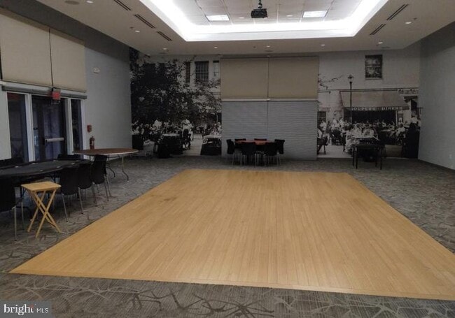 Building Photo - 20926 Valley Forge Cir