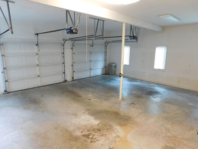 Building Photo - 914 Muirfield Pl