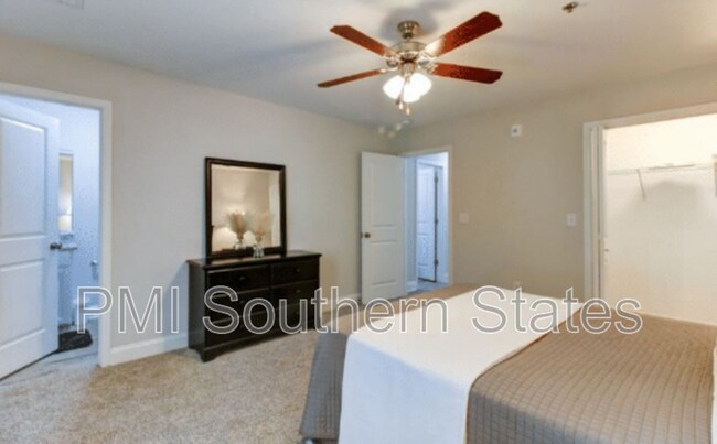 Building Photo - 200 Walnut Hill Dr