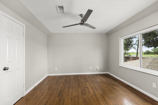 Building Photo - 1014 Riverlace Dr