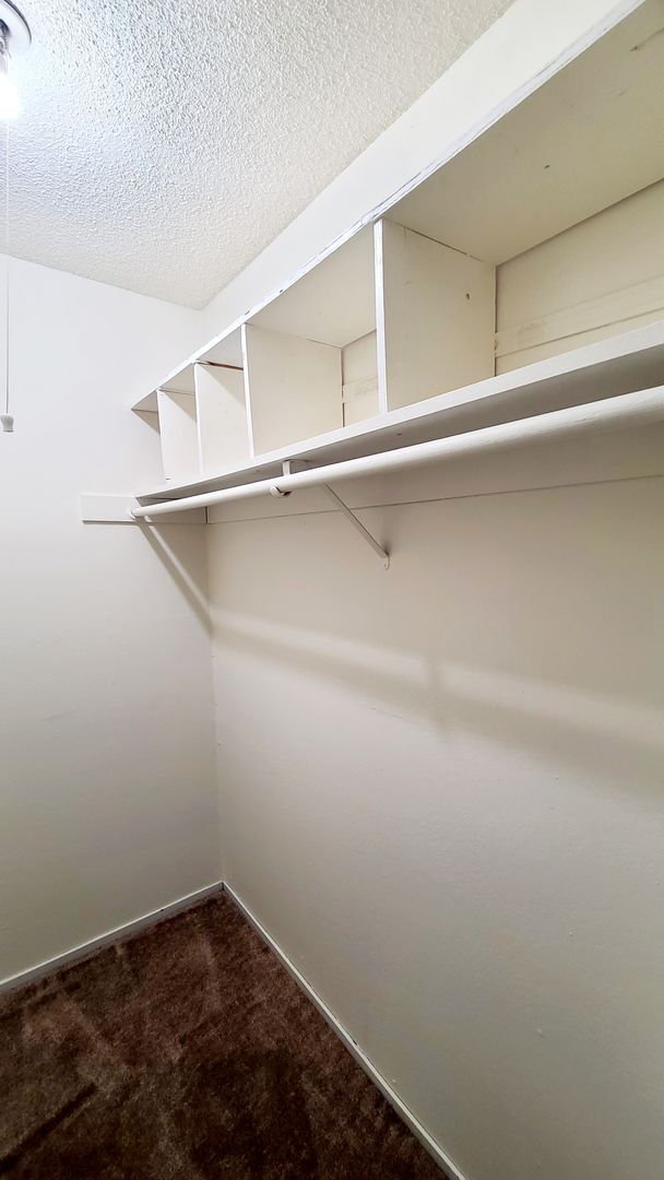 Building Photo - Beautifully Maintained Condo w/ Pool Access!