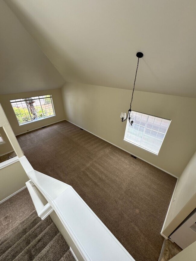 Building Photo - Available Now – Spacious 3 Bedroom, 2.5 Bath Home in a Prime Corvallis Location
