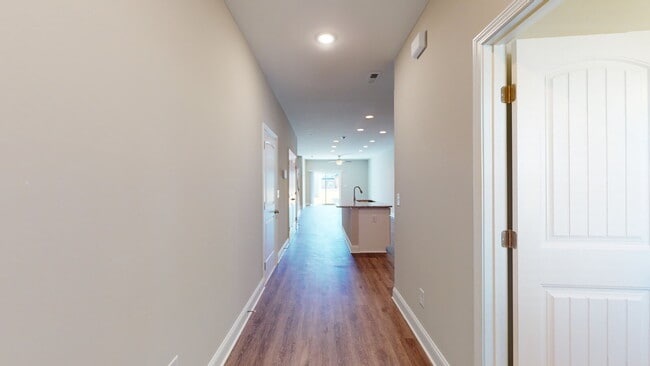 Building Photo - Robinson Floor Plan