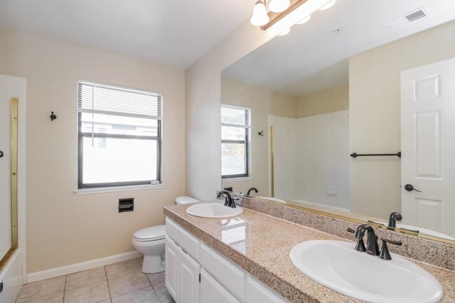 Building Photo - 412 Wood Hollow Dr