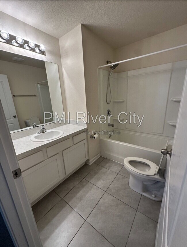 Building Photo - 523 Spanish Oaks Way