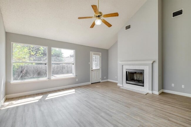 Building Photo - 16205 Glorious Ln