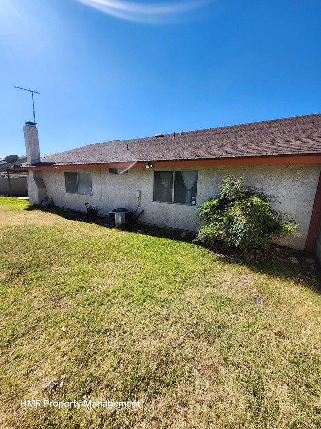 Building Photo - Spacious & Inviting 4-Bedroom Home