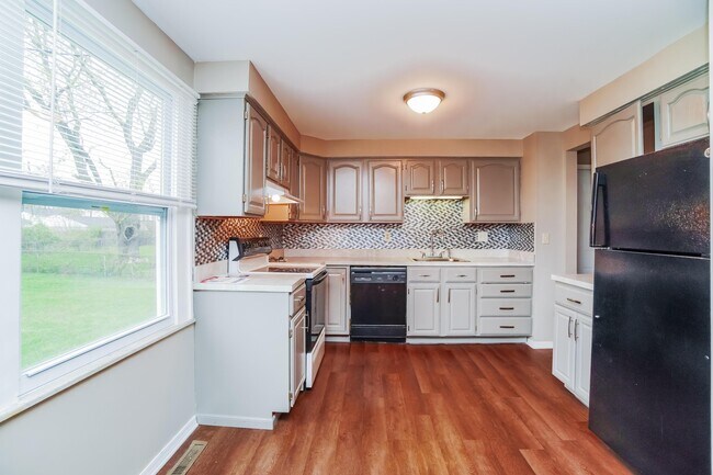 Building Photo - 2959 Olivette Rd