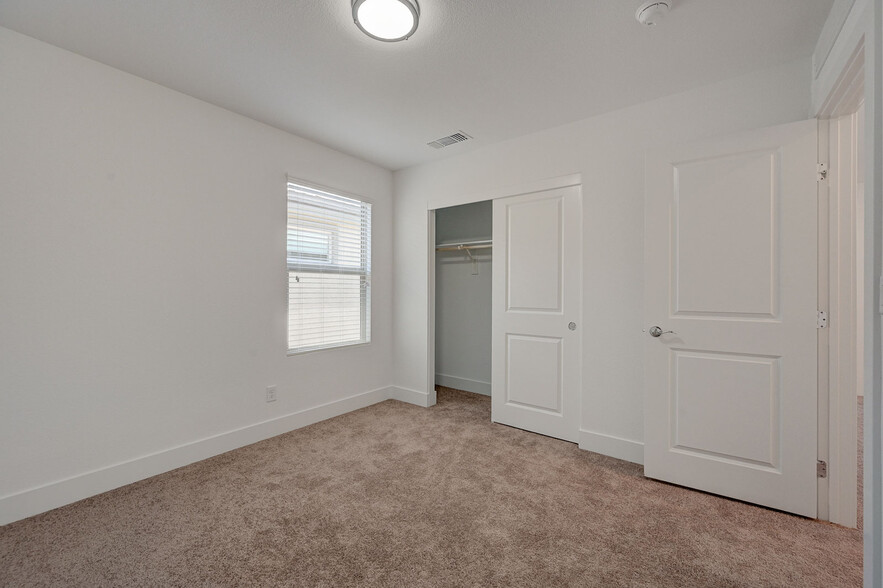 Building Photo - 5927 W Frias Ave