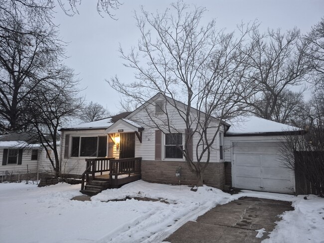 Building Photo - 1539 Comet Dr