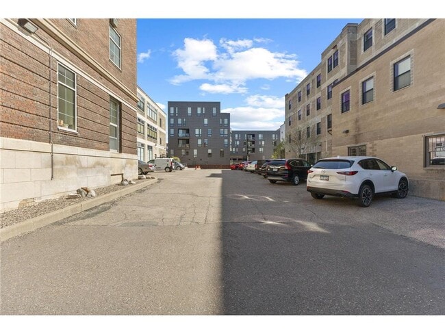 Building Photo - 918 N 3rd St