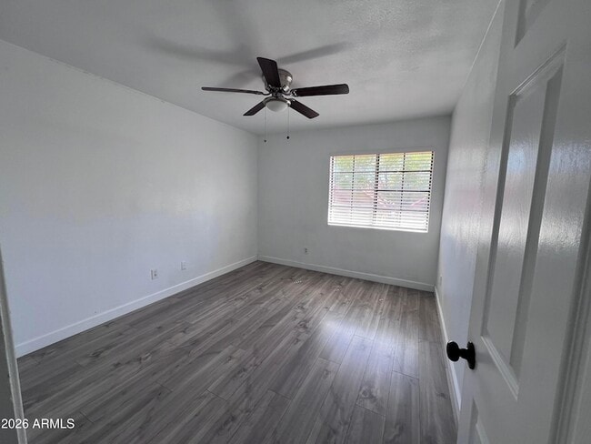 Building Photo - 4568 W Ivanhoe St
