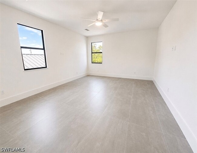 Building Photo - 2727 Van Buren Ave