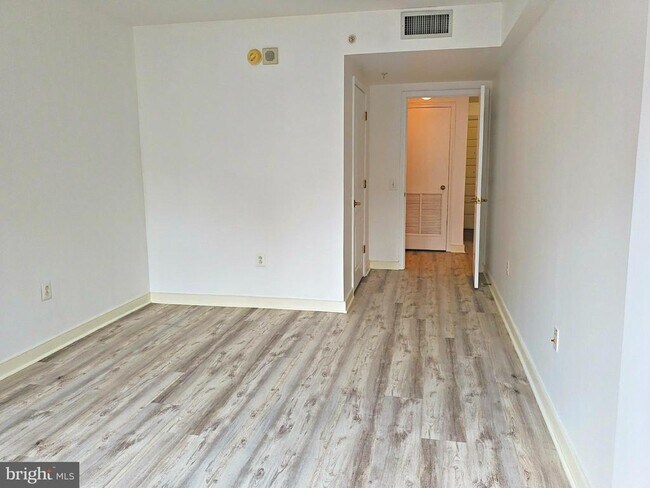 Building Photo - 631 D St NW