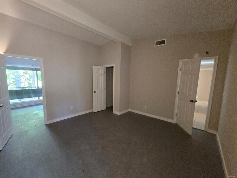 Building Photo - 3735 Wesley Dr