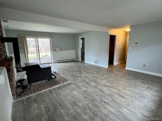 Building Photo - 159 Barnes Rd