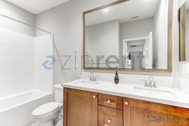 Building Photo - 635 Merit Dr