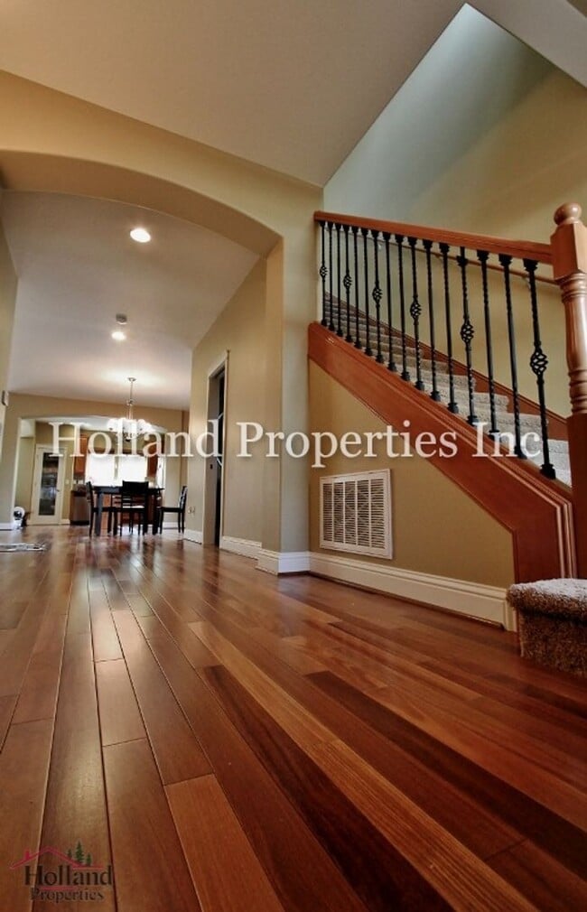 Building Photo - 5502 NE Lagos Ct