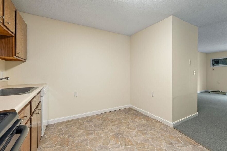 Building Photo - 1703 White Cedar Blvd