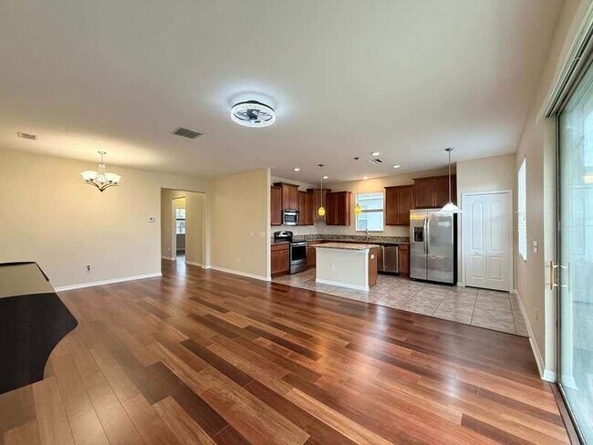 Building Photo - 930 Meadow Glade Dr