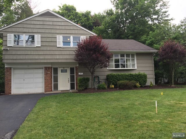 Primary Photo - 95 Walnut Dr