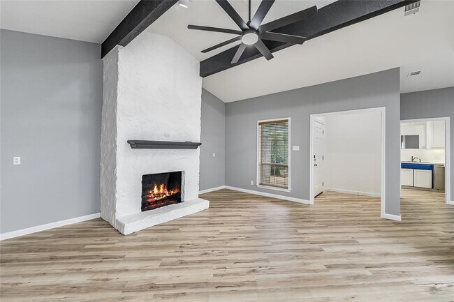 Building Photo - 415 Towne Park Trail