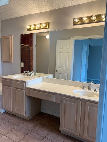 Building Photo - 4308 N Capistrano Dr