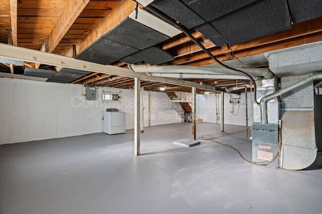 Building Photo - 1258 Grant Dr