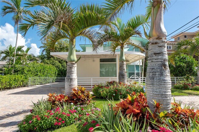 Building Photo - 3327 NE 15th Ct