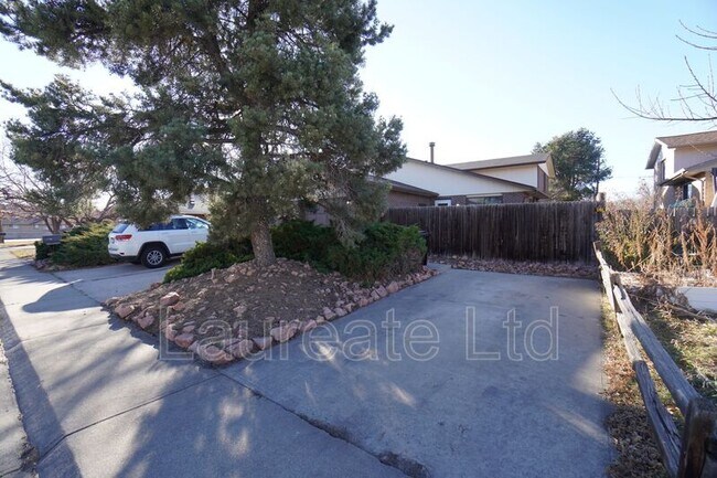 Building Photo - 5859 Newcombe Ct