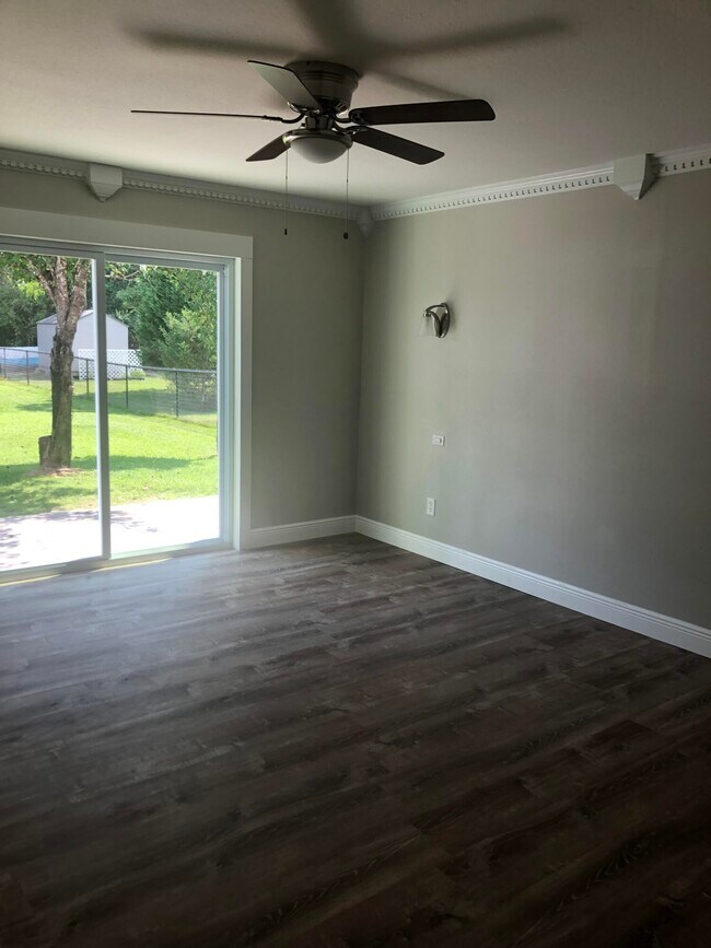 Building Photo - 7653 Frankfort St