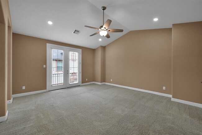Building Photo - 14546 San Pietro Dr