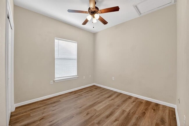 Building Photo - 5625 Signal Point