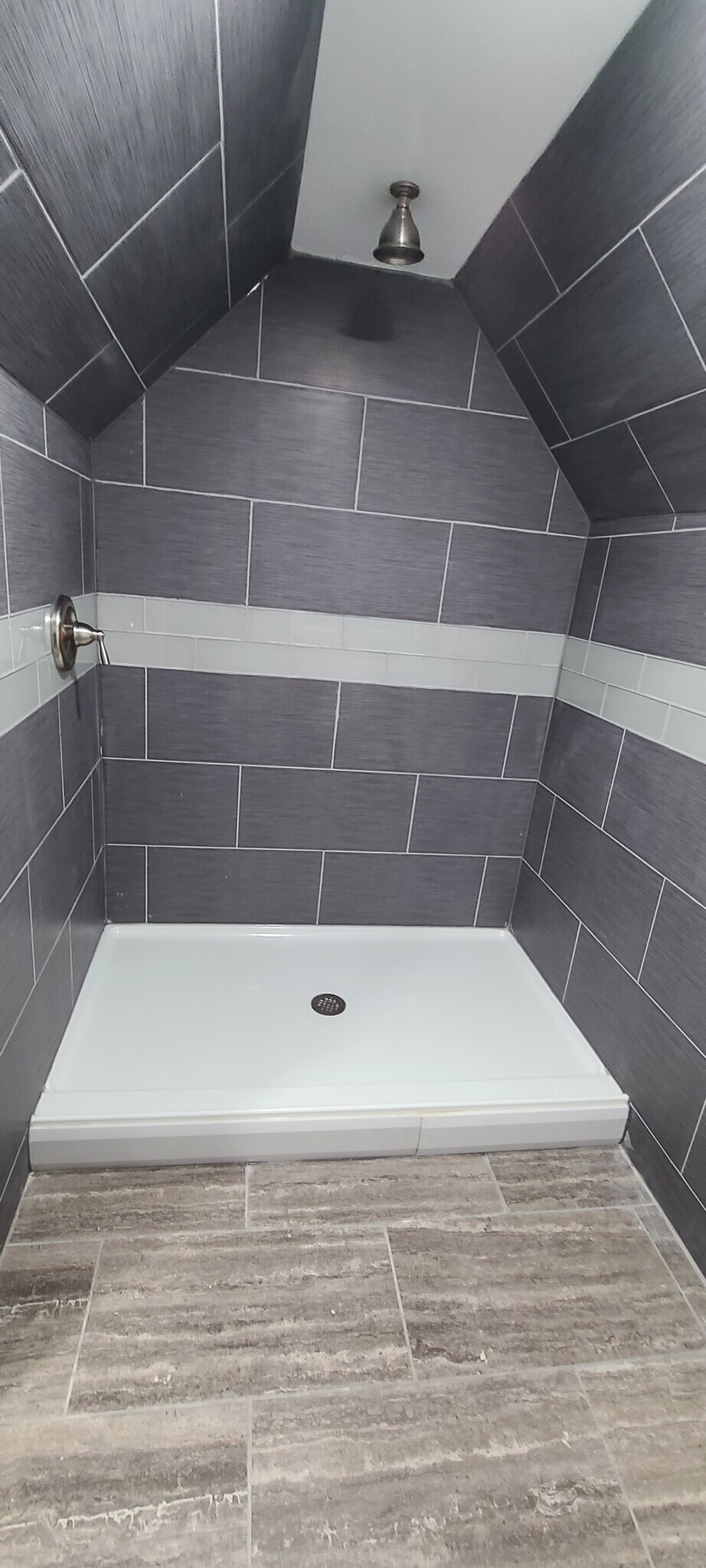 Building Photo - 304 Hankes Ave