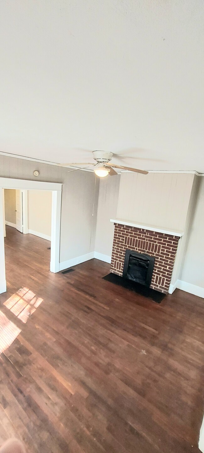 Building Photo - 2411 Wrightsboro Rd