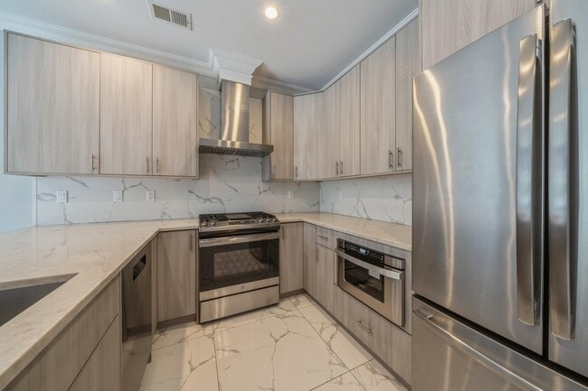 Building Photo - 225 Columbia Ave