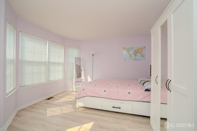 Building Photo - 908 Blossom Cir